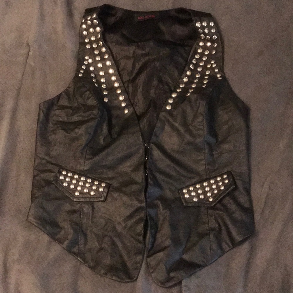 Women’s Studded Vest